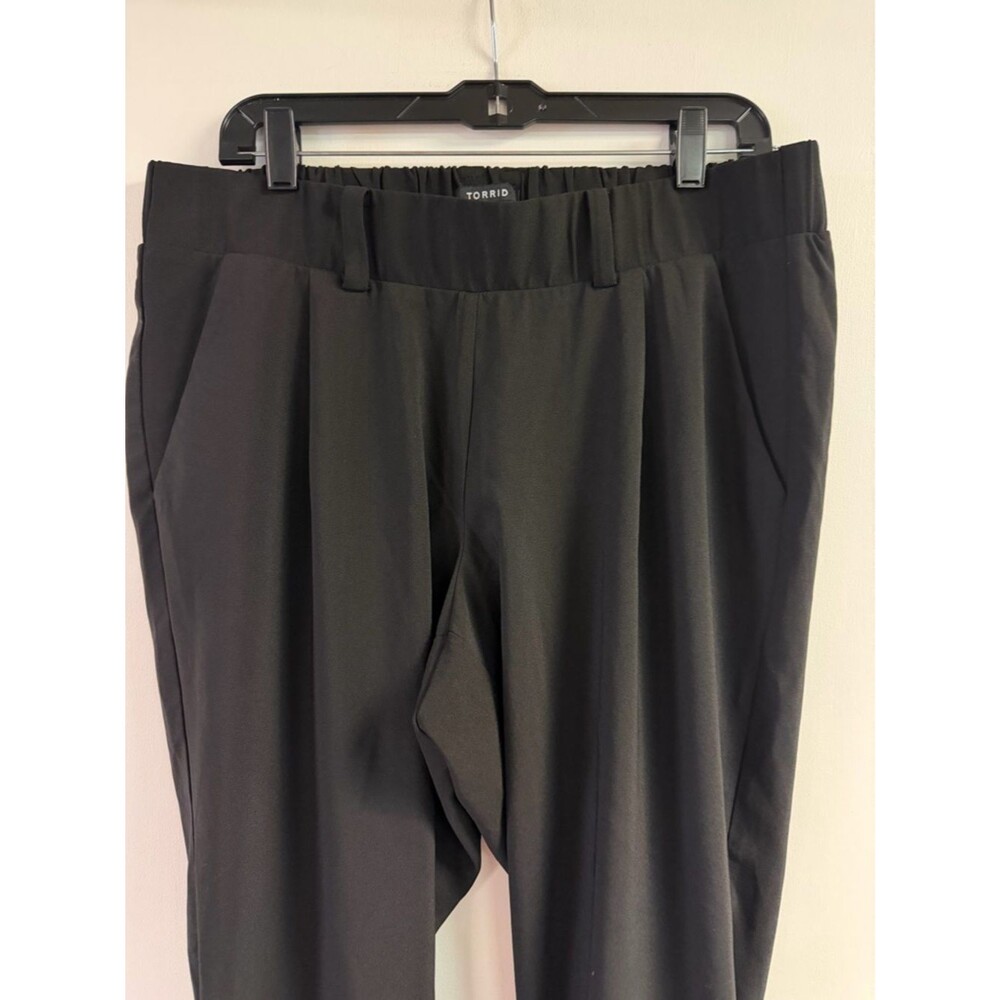 Torrid Black Elastic Waist Crop Pull On Pants Size 0 Large - Picture 3 of 4